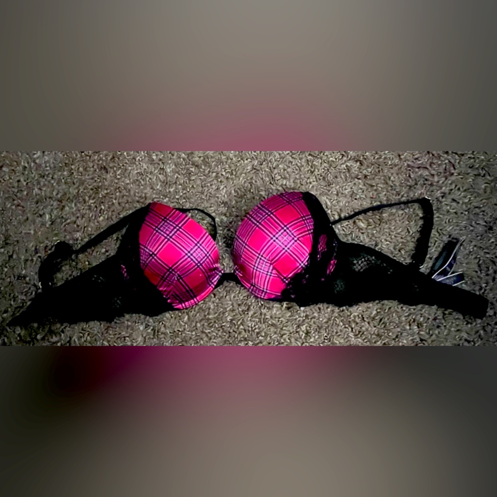 Victoria Secret Push Up Bra 32C